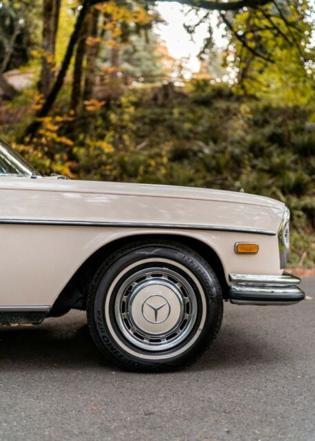 1972 Mercedes-Benz 200-Series 4.5 - photo 8