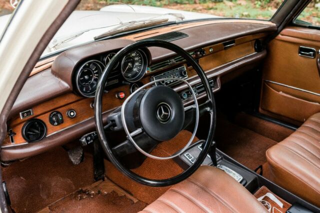 1972 Mercedes-Benz 200-Series 4.5 - photo 9