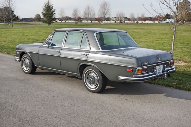 1972 Mercedes-Benz 200-Series -- - photo 4