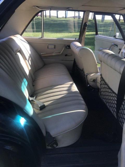 1972 Mercedes-Benz 200-Series LOW 74K MILES - photo 9