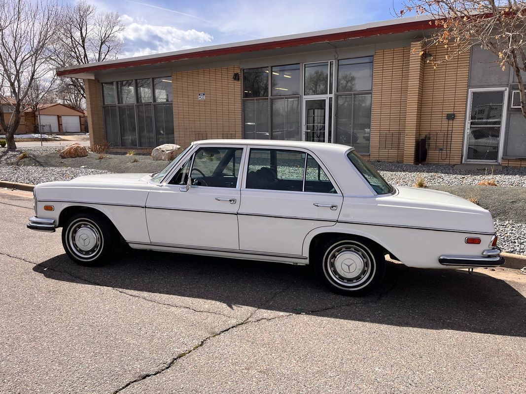 1972 Mercedes-Benz 200-Series Sedan ONE OWNER - photo 12