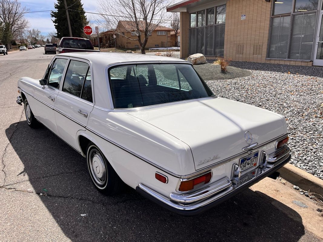 1972 Mercedes-Benz 200-Series Sedan ONE OWNER - photo 4