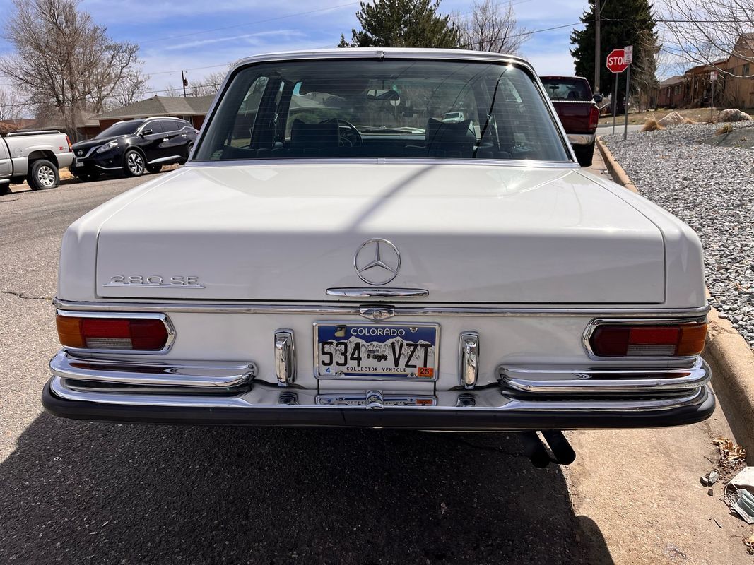 1972 Mercedes-Benz 200-Series Sedan ONE OWNER - photo 6