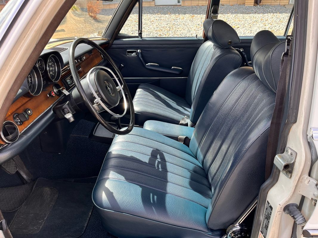 1972 Mercedes-Benz 200-Series Sedan ONE OWNER - photo 8