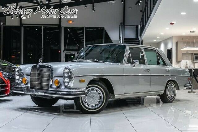 1972 Mercedes-Benz 280SE Sedan *W108* 2.8L I6 1972 Mercedes-Benz 200-Series Sedan *W108*