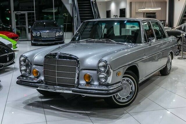 1972 Mercedes-Benz 200-Series Sedan *W108* - photo 3