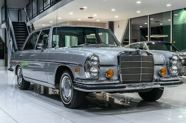 1972 Mercedes-Benz 200-Series Sedan *W108* - photo 6