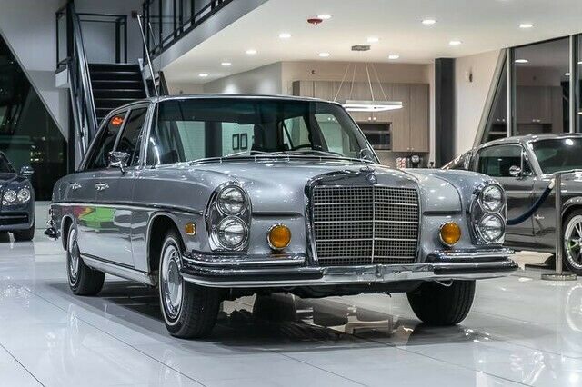 1972 Mercedes-Benz 200-Series Sedan *W108* - photo 7