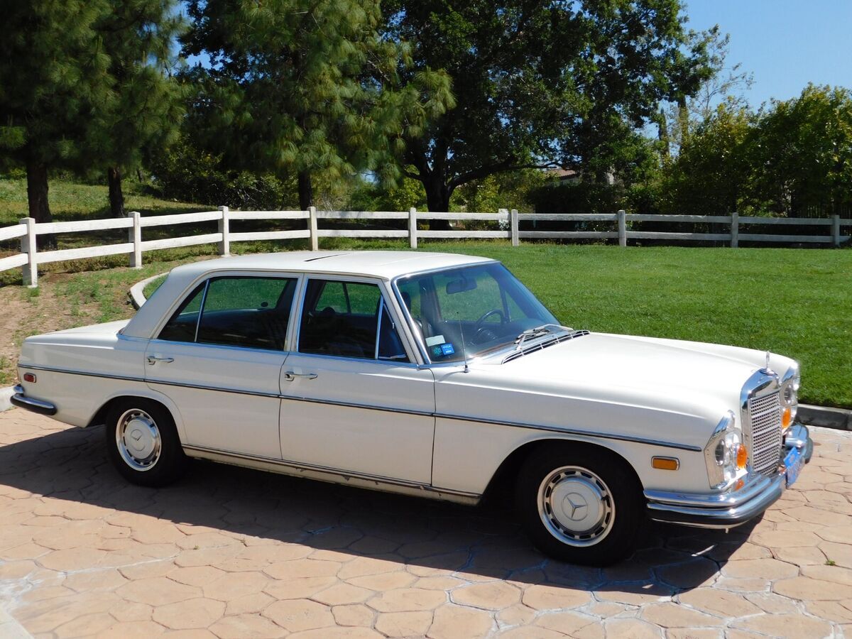 1972 Mercedes-Benz 200-Series - photo 13