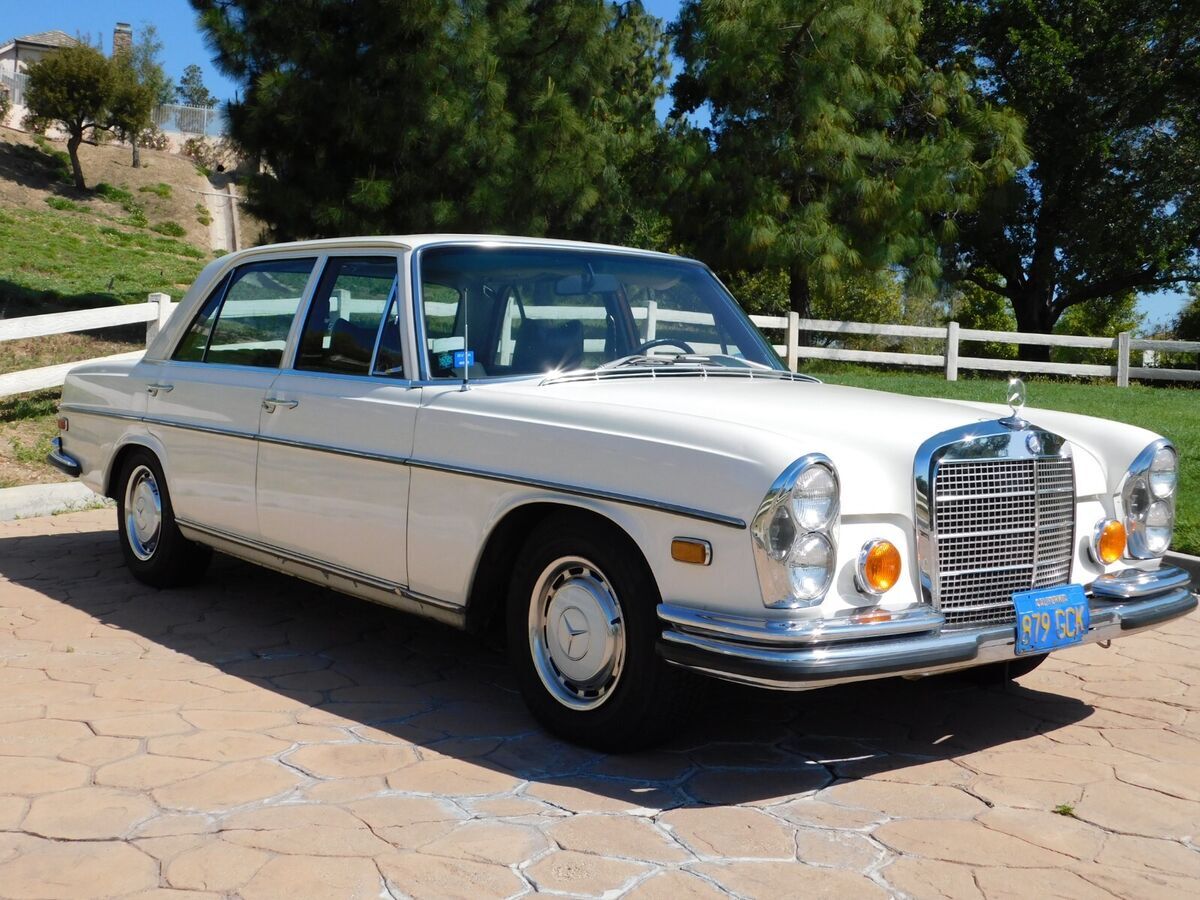 1972 Mercedes-Benz 200-Series - photo 4