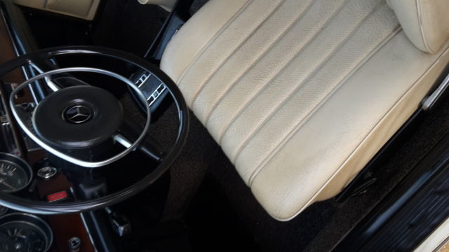 1972 Mercedes-Benz 200-Series - photo 2