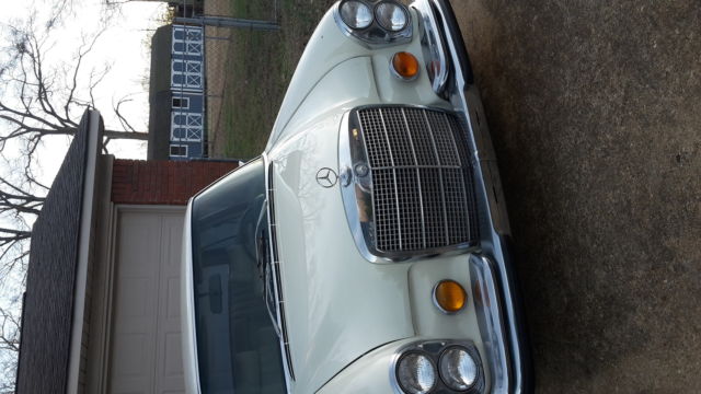 1972 Mercedes-Benz 200-Series - photo 3