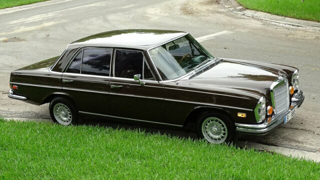 1972 Mercedes-Benz 200-Series LEATHER - photo 6