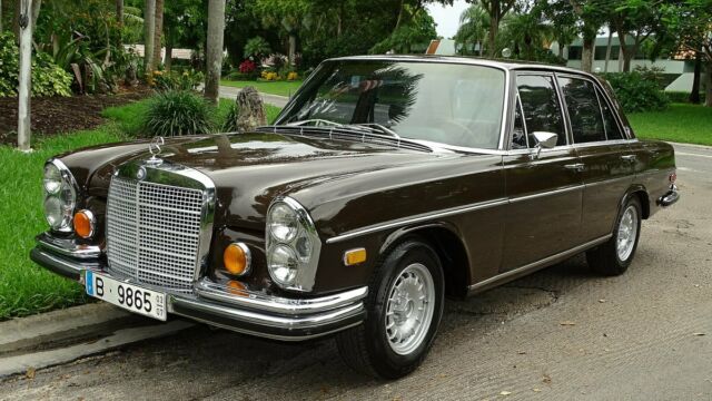 1972 Mercedes-Benz 200-Series LEATHER - photo 7