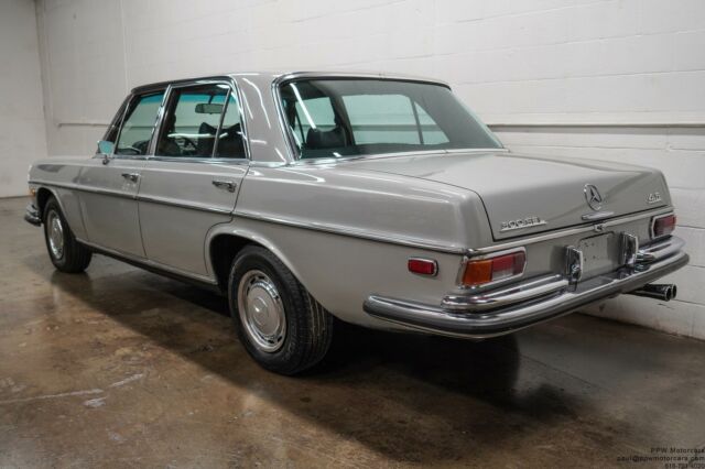 1972 Mercedes-Benz 300-Series 300SEL - photo 3