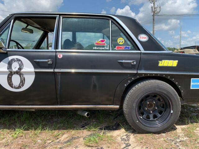 1972 Mercedes-Benz 200-Series - photo 10