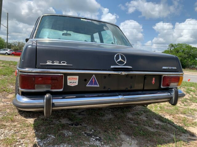 1972 Mercedes-Benz 200-Series - photo 7