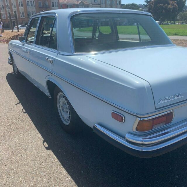1972 Mercedes-Benz 200-Series 280SE - photo 4