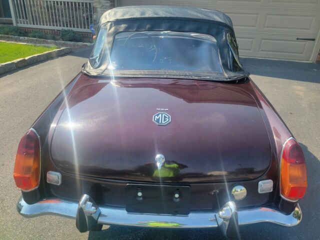 1972 MG B - photo 7