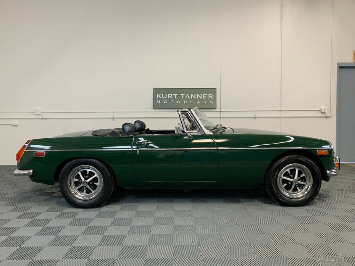 1972 MG MGB 1972 MGB ROADSTER. 4-SPEED, ROSTYLE WHEELS. - photo 7