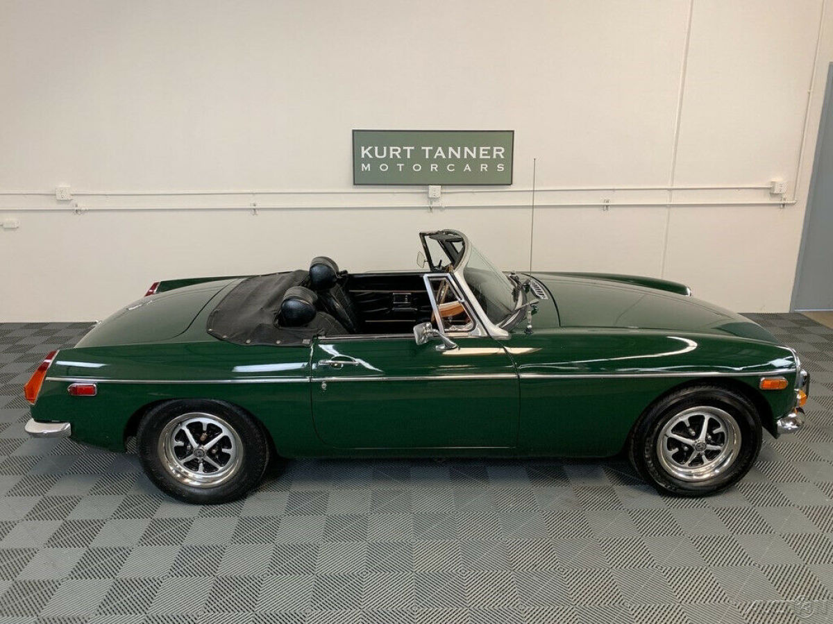 1972 MG MGB 1972 MGB ROADSTER. 4-SPEED, ROSTYLE WHEELS. - photo 8