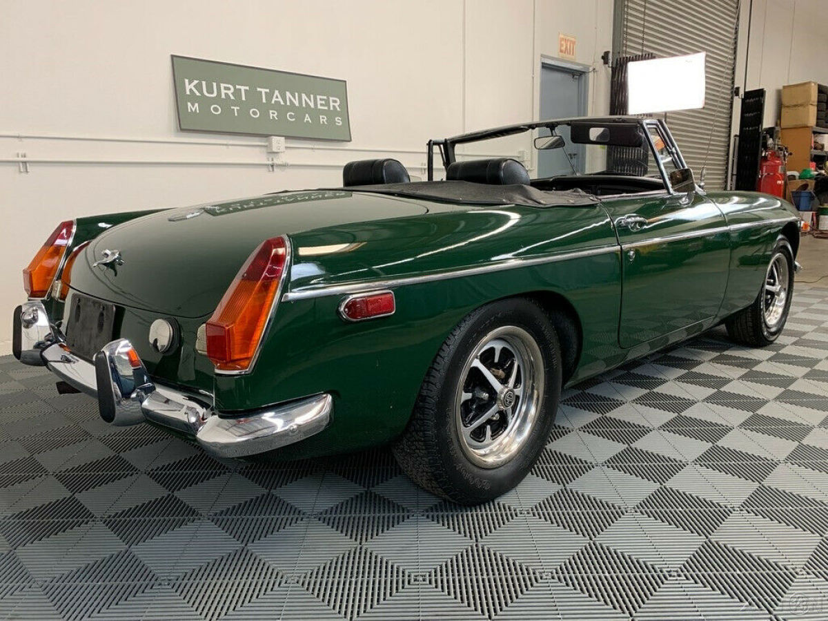 1972 MG MGB 1972 MGB ROADSTER. 4-SPEED, ROSTYLE WHEELS. - photo 9