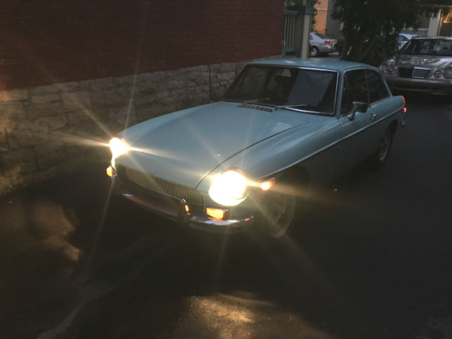 1972 MG MGB GT - photo 2