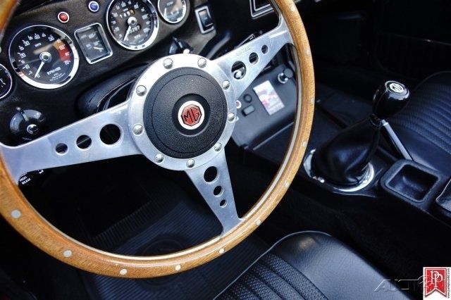 1972 MG MGB Roadster - photo 11