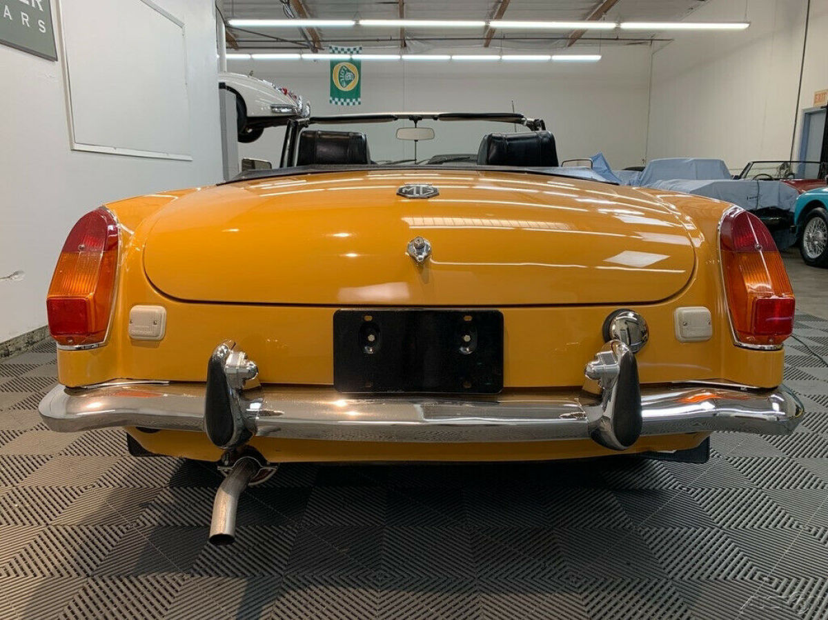 1972 MG MGB 1972 MGB ROADSTER. 4-SPEED, ROSTYLE WHEELS. - photo 12