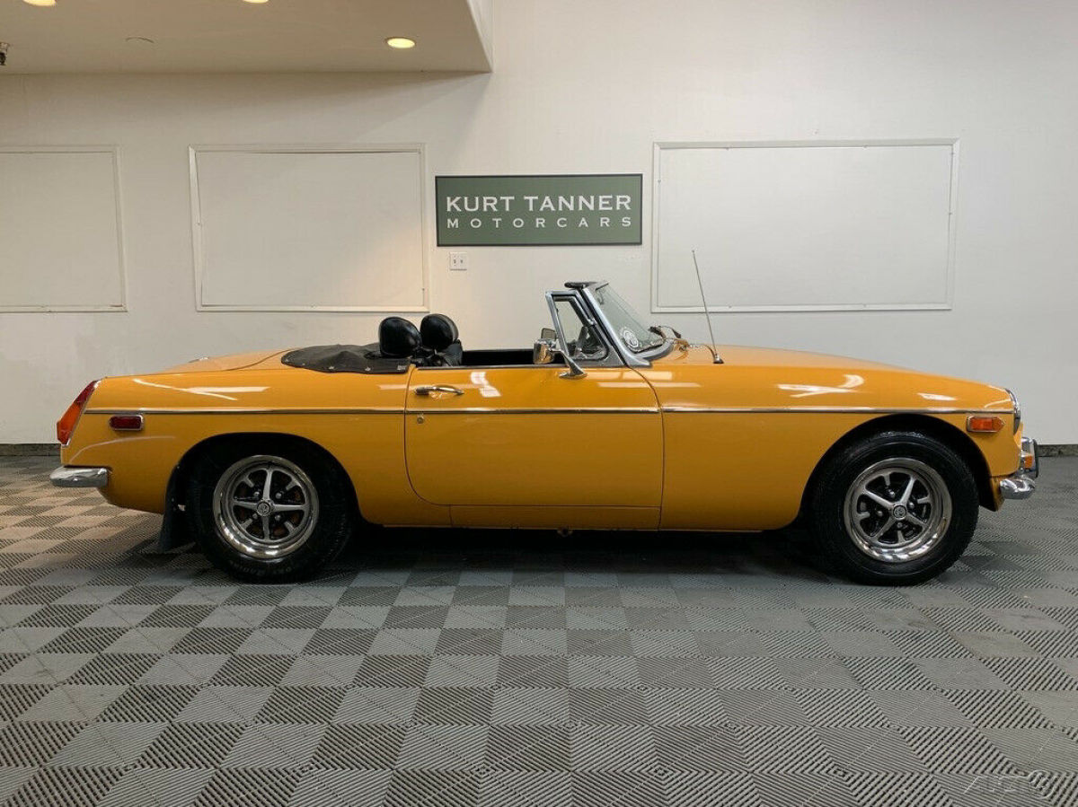 1972 MG MGB 1972 MGB ROADSTER. 4-SPEED, ROSTYLE WHEELS. - photo 8