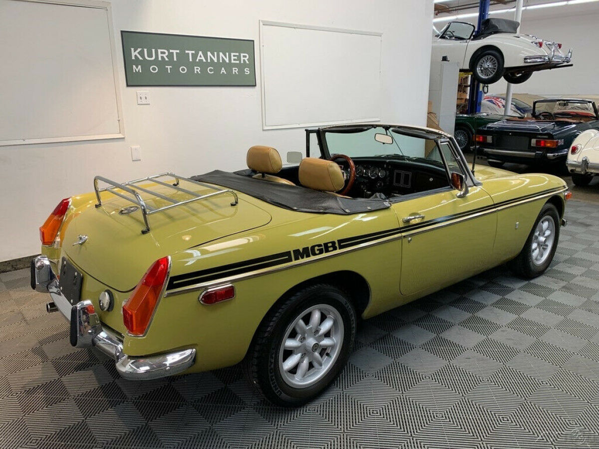 1972 MG MGB 1972 MGB ROADSTER. 74,515 MILES. - photo 9