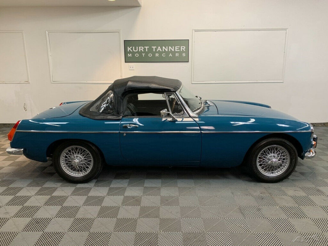 1972 MG MGB 1972 MGB ROADSTER. MINERAL BLUE. 4-SPEED, WIRE WHEELS. - photo 7