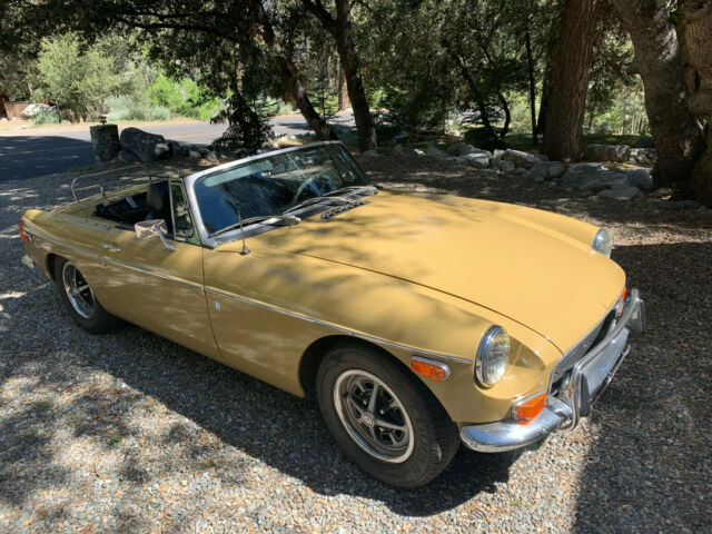 1972 MGB Standard 1798cc Dual SU Carbs 1972 MG MGB