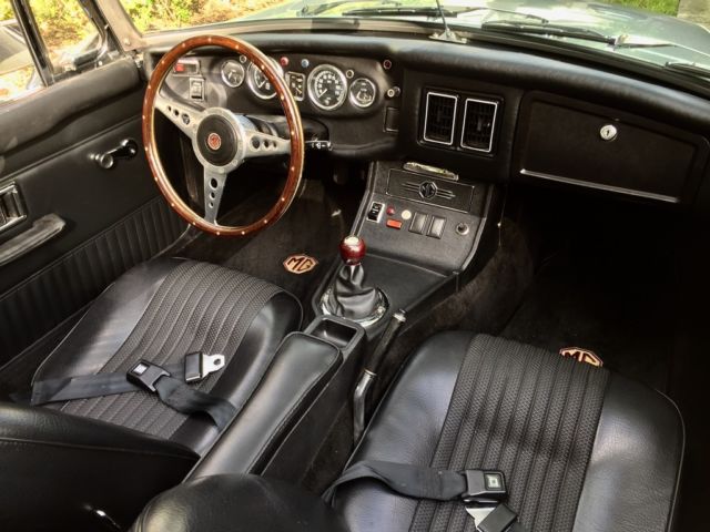1972 MG MGB V6 Roadster - photo 2