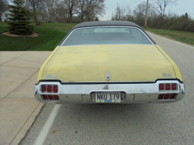 1972 Oldsmobile Cutlass 2dr hardtop - photo 2