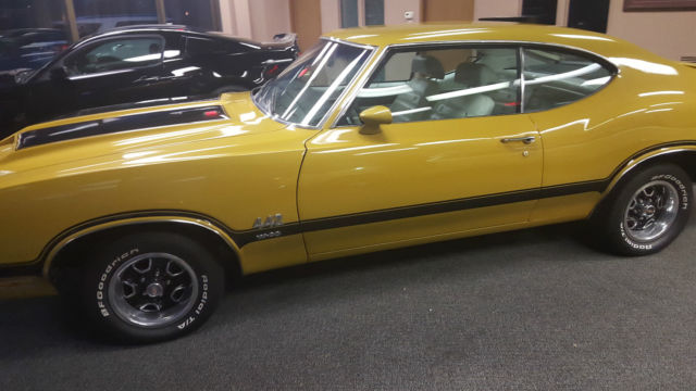 1972 Oldsmobile 442 W-30 Original Restored car 1972 Oldsmobile 442 Cutlass