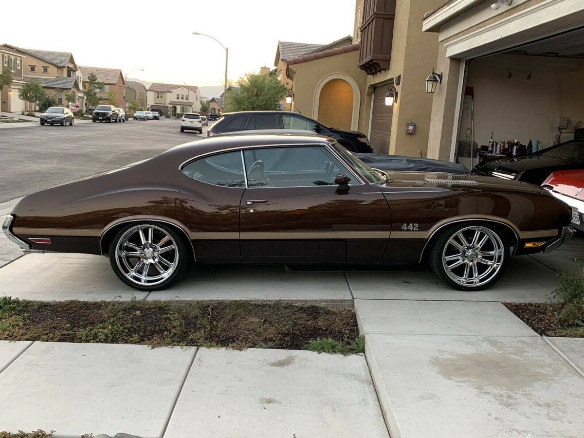 1972 Oldsmobile Cutlass Coupe Brown RWD Automatic 1972 Oldsmobile Cutlass