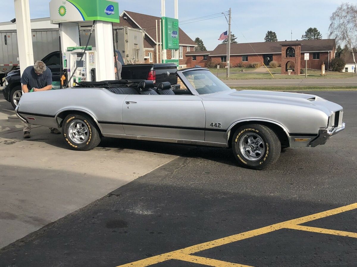 1972 Oldsmobile Cutlass Supreme Classic 442 w 30 - photo 9