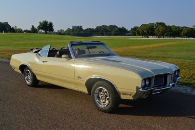 1972 Oldsmobile Cutlass Supreme Convertible, 442 trim package 1972 Oldsmobile Cutlass 442 trim package