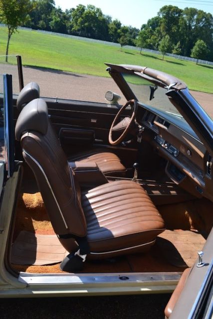 1972 Oldsmobile Cutlass 442 trim package - photo 6