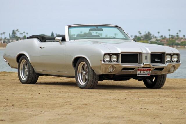 1972 Oldsmobile Cutlass Convertible - photo 2