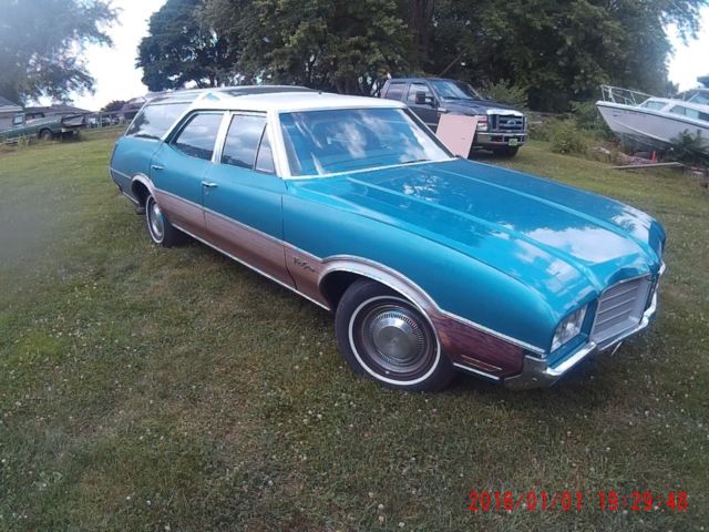 1972 Oldsmobile Cutlass Vista Cruiser Wagon 1971 Oldsmobile Cutlass Vista Cruiser Wagon
