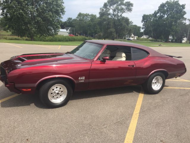 1972 Oldsmobile cutllas 442 In great shape 1972 Oldsmobile 442