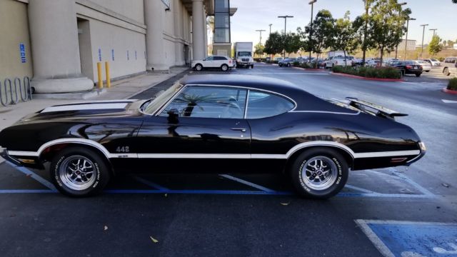 1972 Oldsmobile documented 442 W-30 with numbers matching engine, "X" code car 1972 Oldsmobile 442