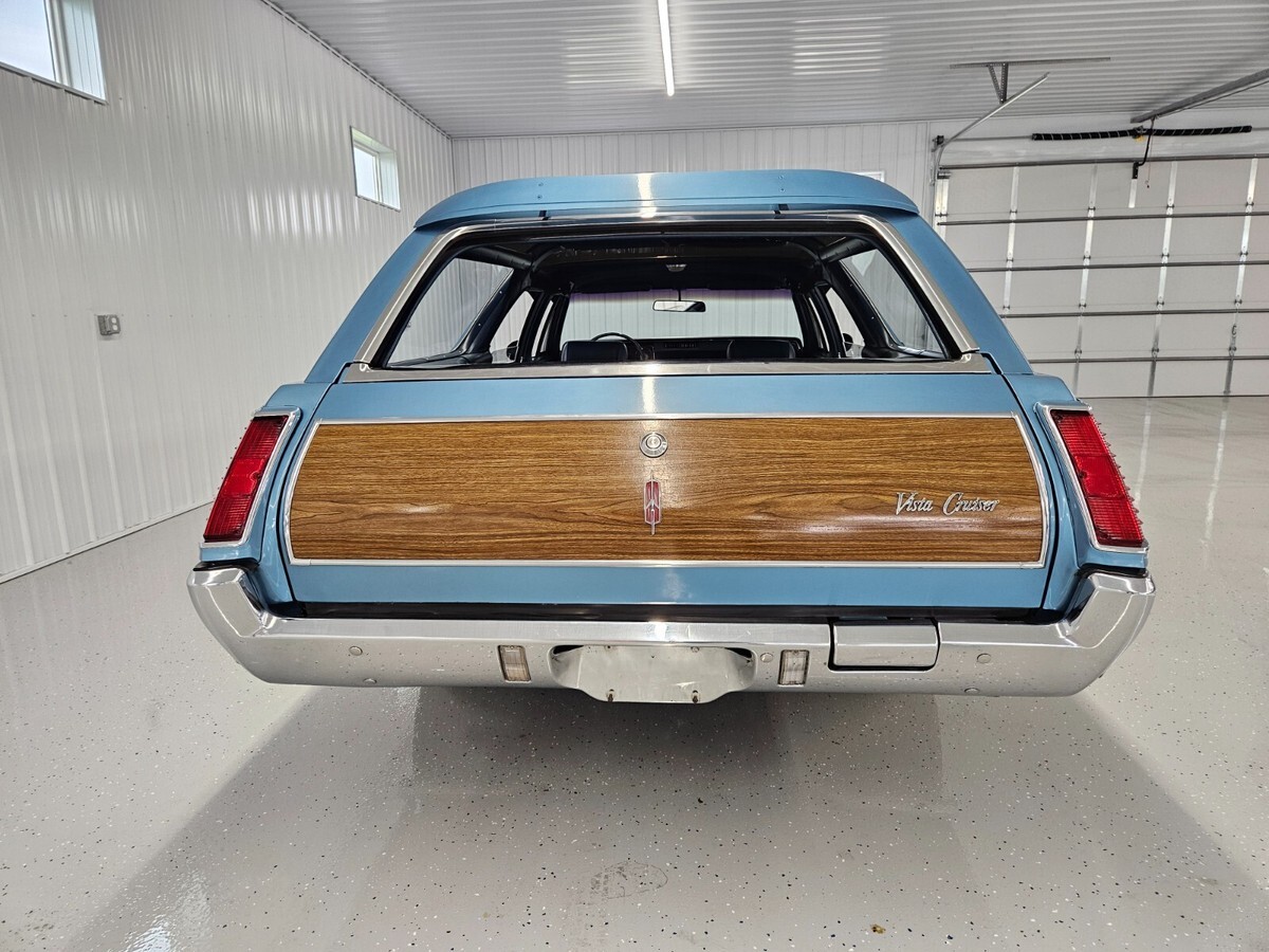 1972 Oldsmobile Vista Cruiser woodgrain - photo 5