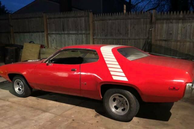 1972 Plymouth Road Runner Red w White 340 AT AC Slap Stick Roller SOLID 1972 Plymouth Road Runner