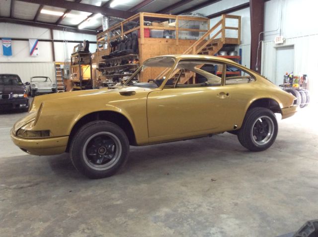 1972 Porsche 911 T Non Sunroof Coupe Gold Metallic 911t MFI 1972 Porsche 911 T