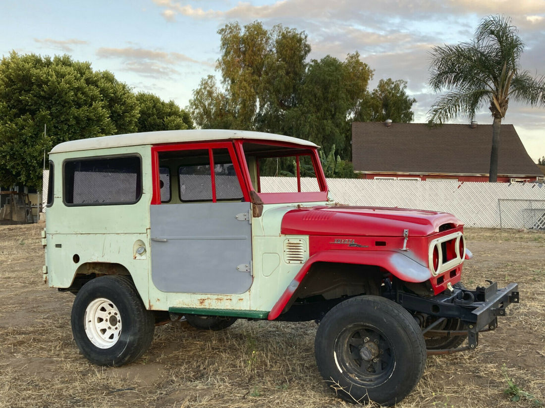 1972 TOYOTA LANDCRUISER FJ40 4X4 Dry Arizina Land Cruiser, perfect to restore. 1972 Toyota FJ Cruiser