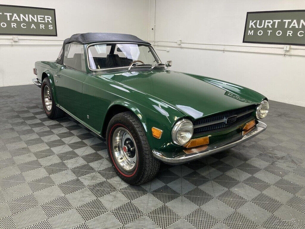 1972 Triumph TR-6 1972 TRIUMPH TR6. BRITISH RACING GREEN WITH BLACK TRIM. - photo 7