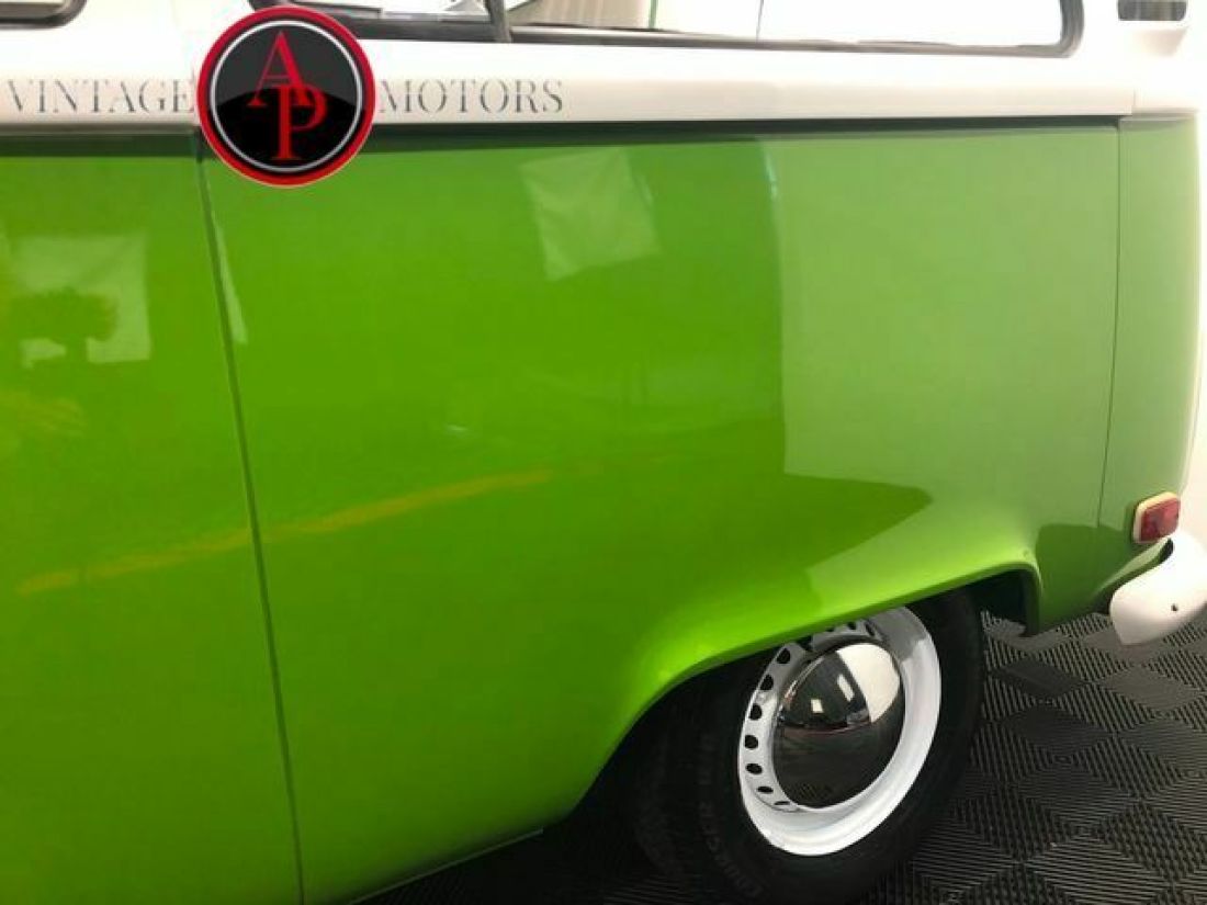 1972 Volkswagen BAY WINDOW BUS WESTFALIA SHOW QUALITY! - photo 12